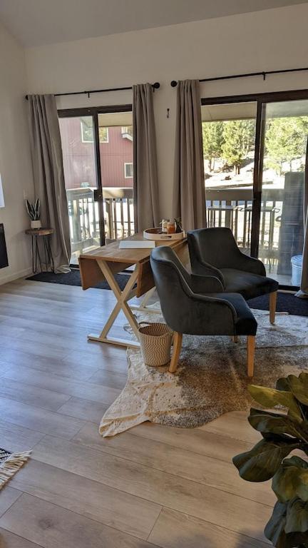 Cozy Condo Walking Distance To Village And Gondola W/ Pool/ Jacuzzi Sleeps 4. 马姆莫斯湖 外观 照片